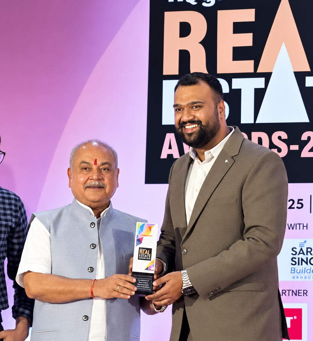 HM Realty receiving the Real Estate Awards 2025 — Excellence in Real Estate Development and Innovation
